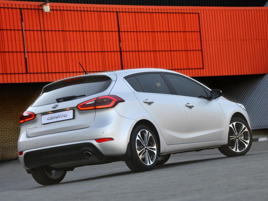  Kia Cerato Hatchback 2013 года  (ZA) (фото 15 из 26)